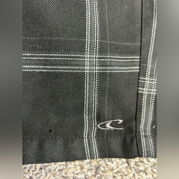 O’Neil Men’s Black with Gray and White plaid design size 34 - Picture 4 of 5